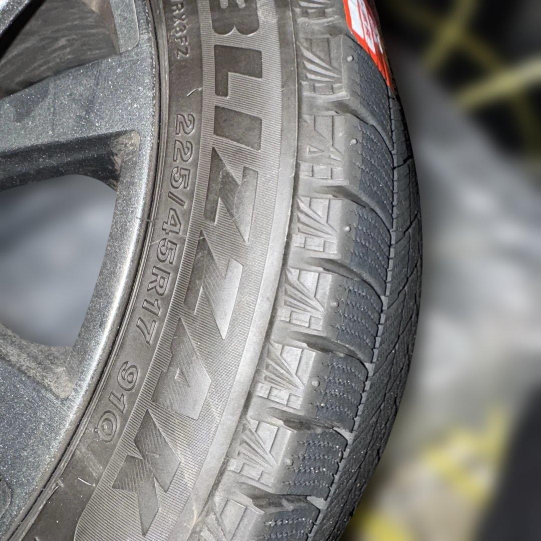 23年39週ブリザックVRX3 225/45R17ホイールセットPCD114.3