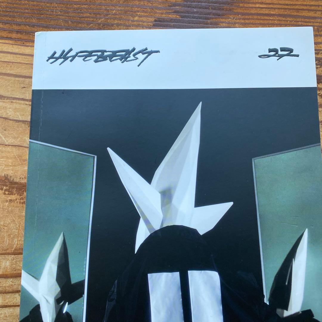 洋書 HYPEBEAST 27 UNDERCOVER Futura 高橋盾