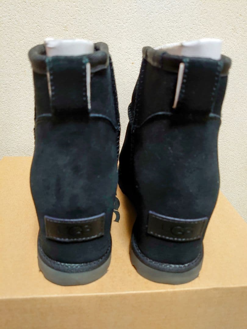【新品】 UGG ブーツ CLASSIC FEMME MINI ブラック 6