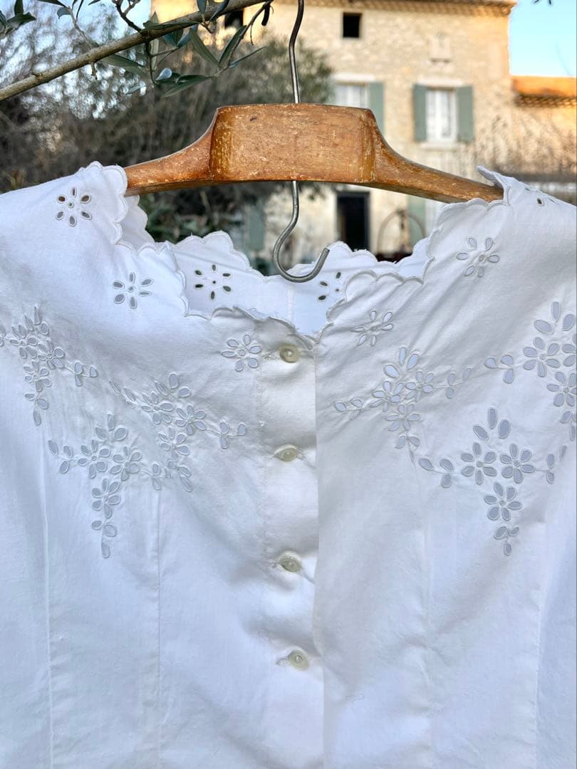 よつば◆フランスアンティーク｜手作り半袖ブラウス手刺繍リネン花柄シャツ