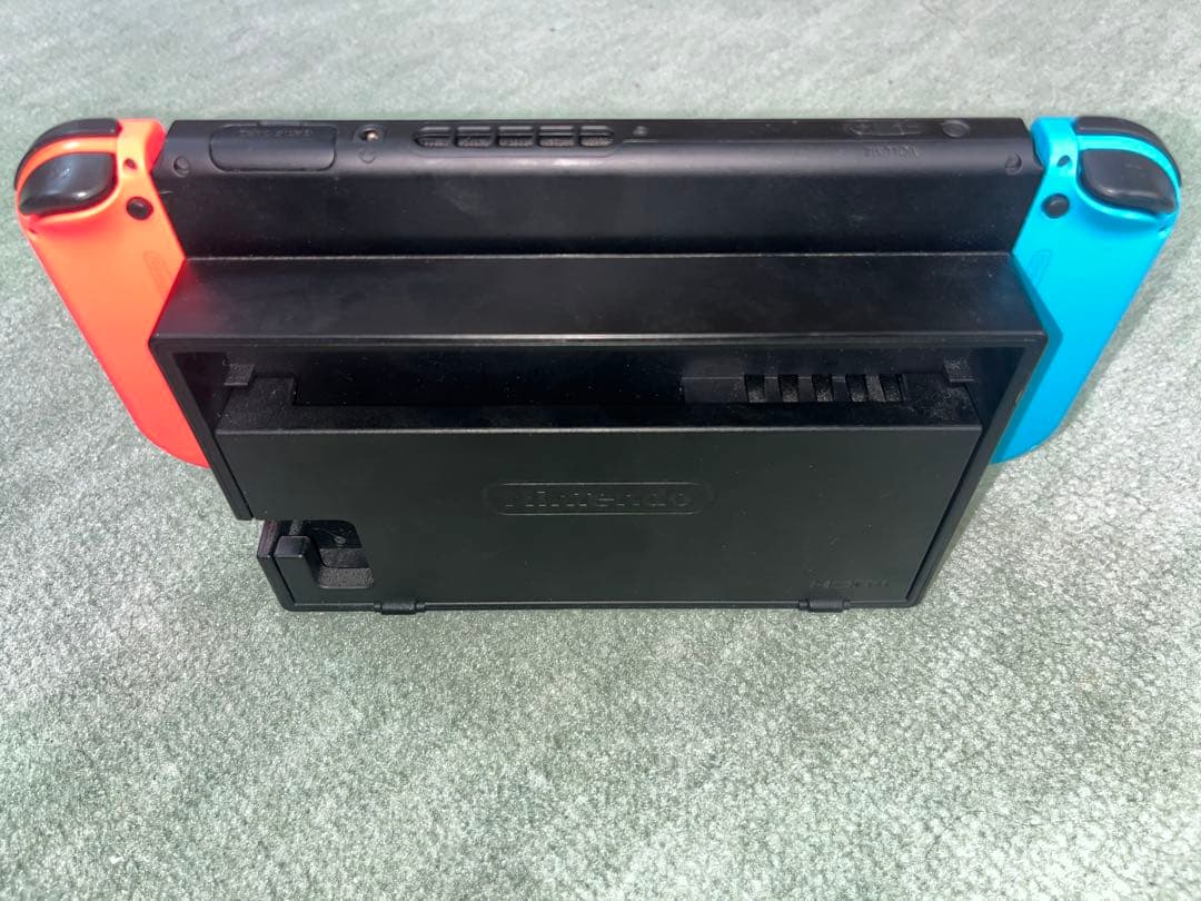 Nintendo Switch 本体 ネオンブルー/ネオンレッド　ケーブル付き