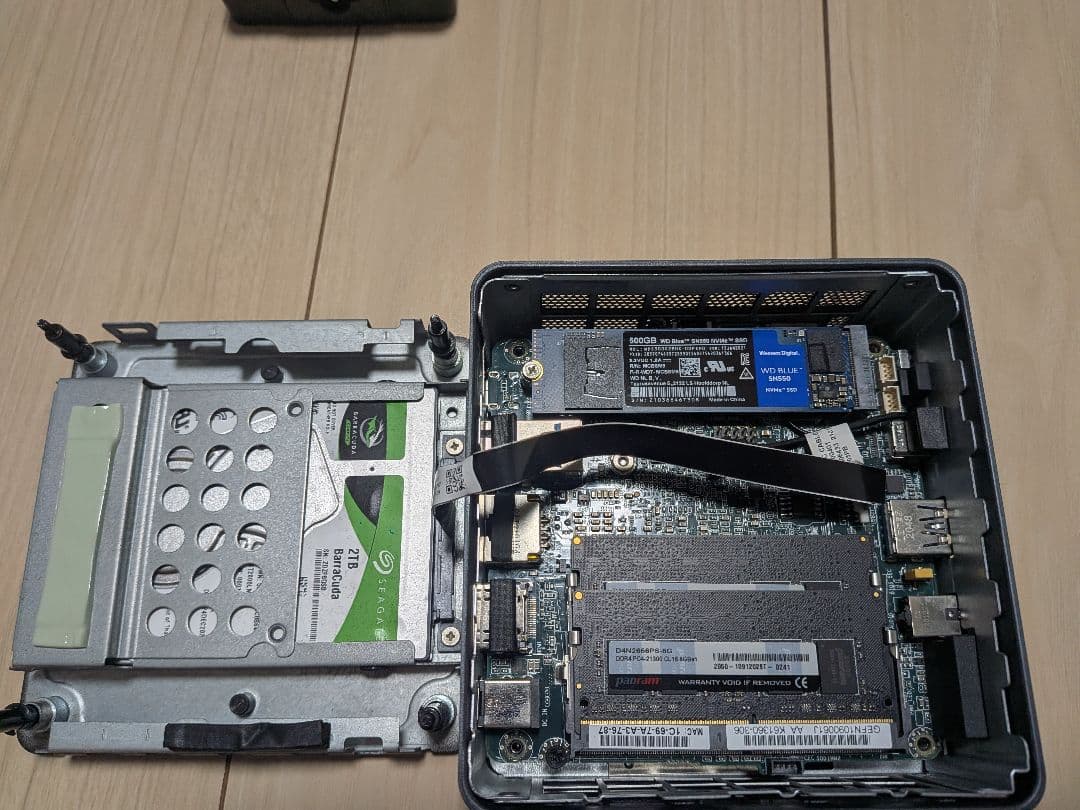 ミニPC Intel NUC10 i7-1071U 16GB RAM 512GB SSD