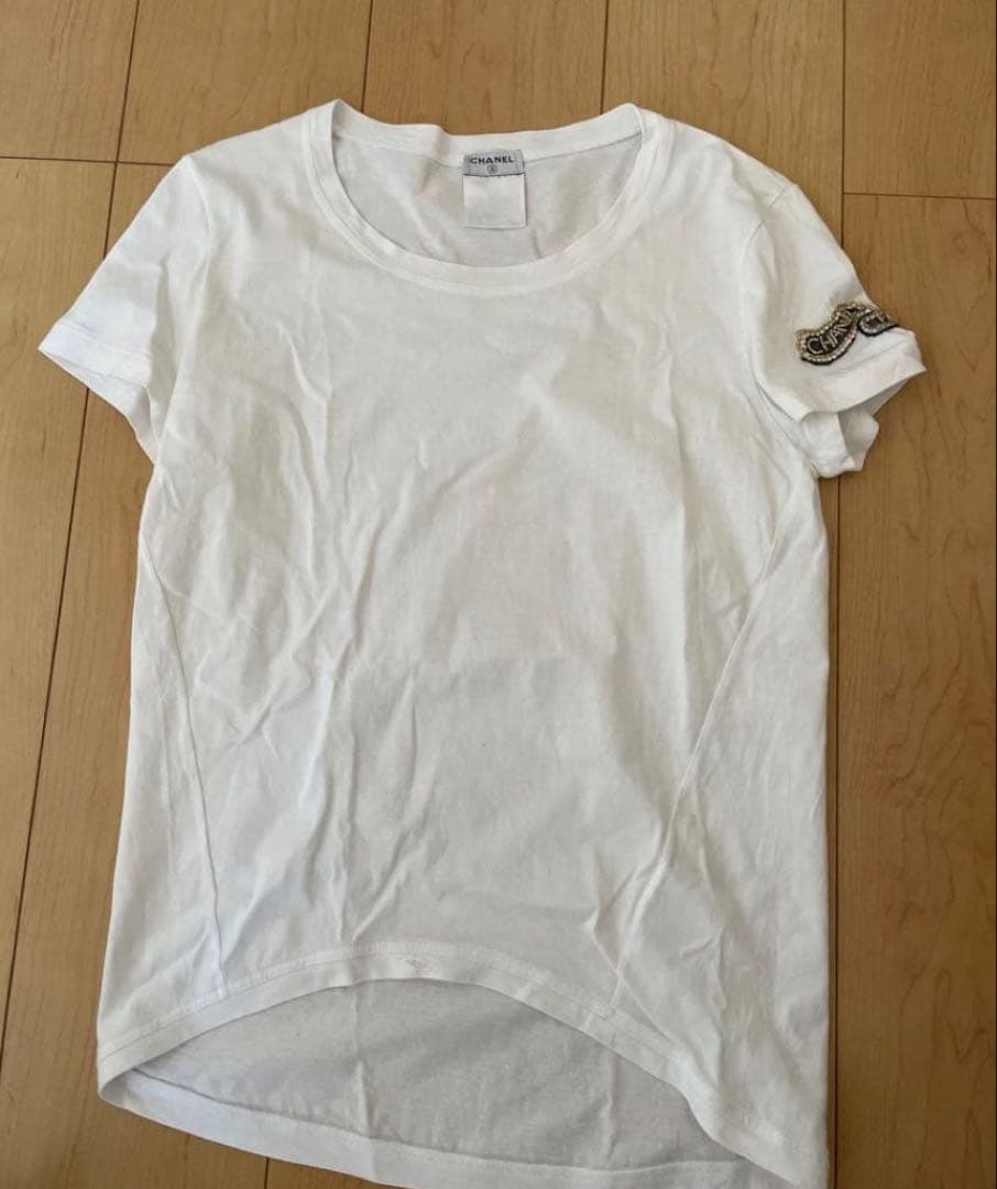CHANEL ビジュー付き ホワイト半袖Tシャツ