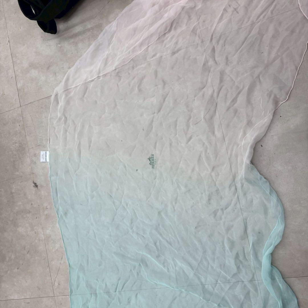 HERMES シルク ストール 三角 グラデーション 白×水色 中古品