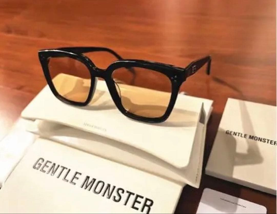 GENTLE MONSTER スクエアサングラス