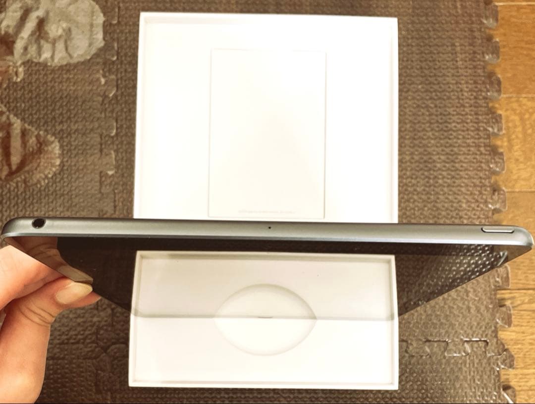 iPad 第7世代128GB WIFI バッテリー100% スペースグレー