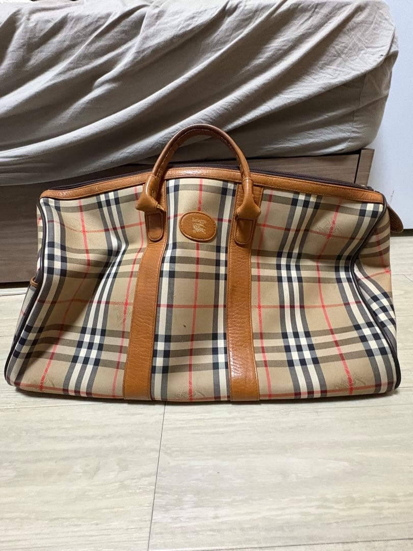 Burberry ノバチェック柄のボストンバッグ