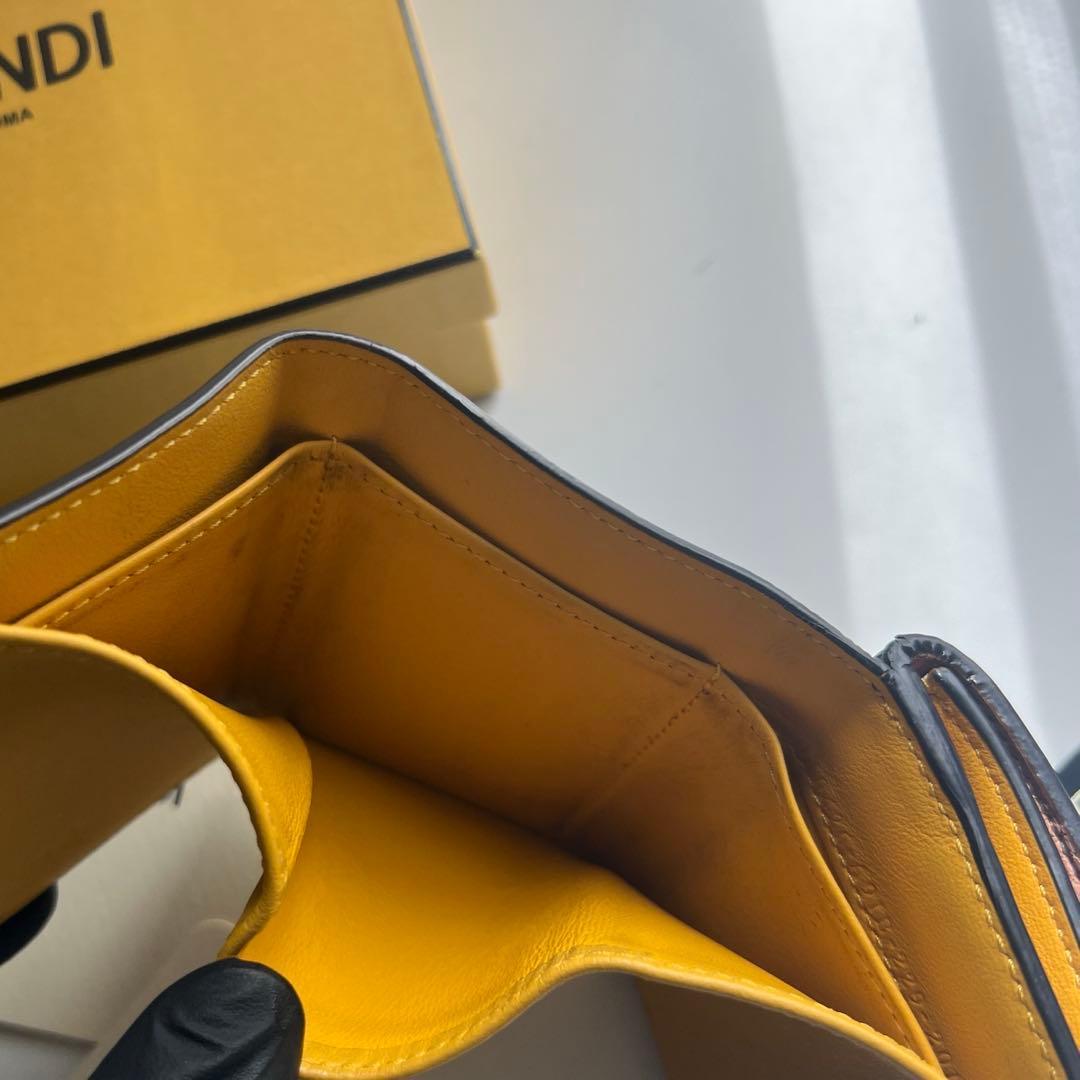 227 美品 FENDI フェンディ ピーカブー 3つ折り財布