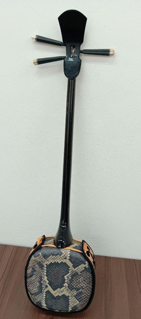 三味線本体 蛇皮模様付き　楽器　伝統工芸　和楽器