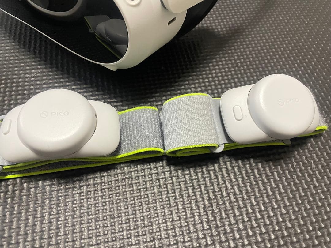 pico4.pico motion tracker二つセット
