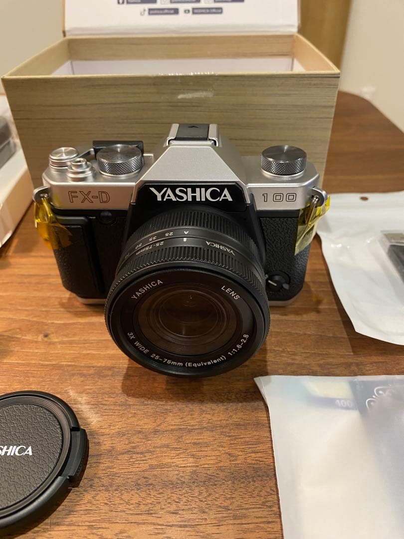 YASHICA FX-D100デジタルカメラ 28mmレンズ付　ほぼ新品