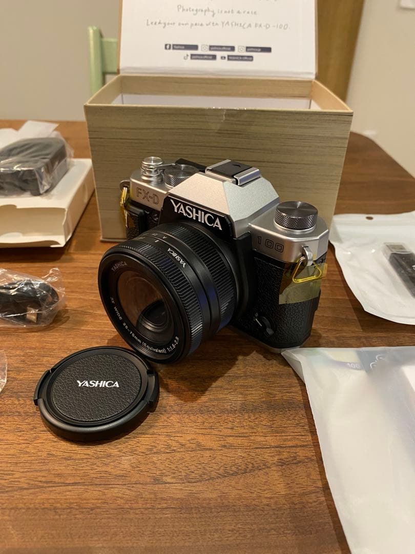 YASHICA FX-D100デジタルカメラ 28mmレンズ付　ほぼ新品