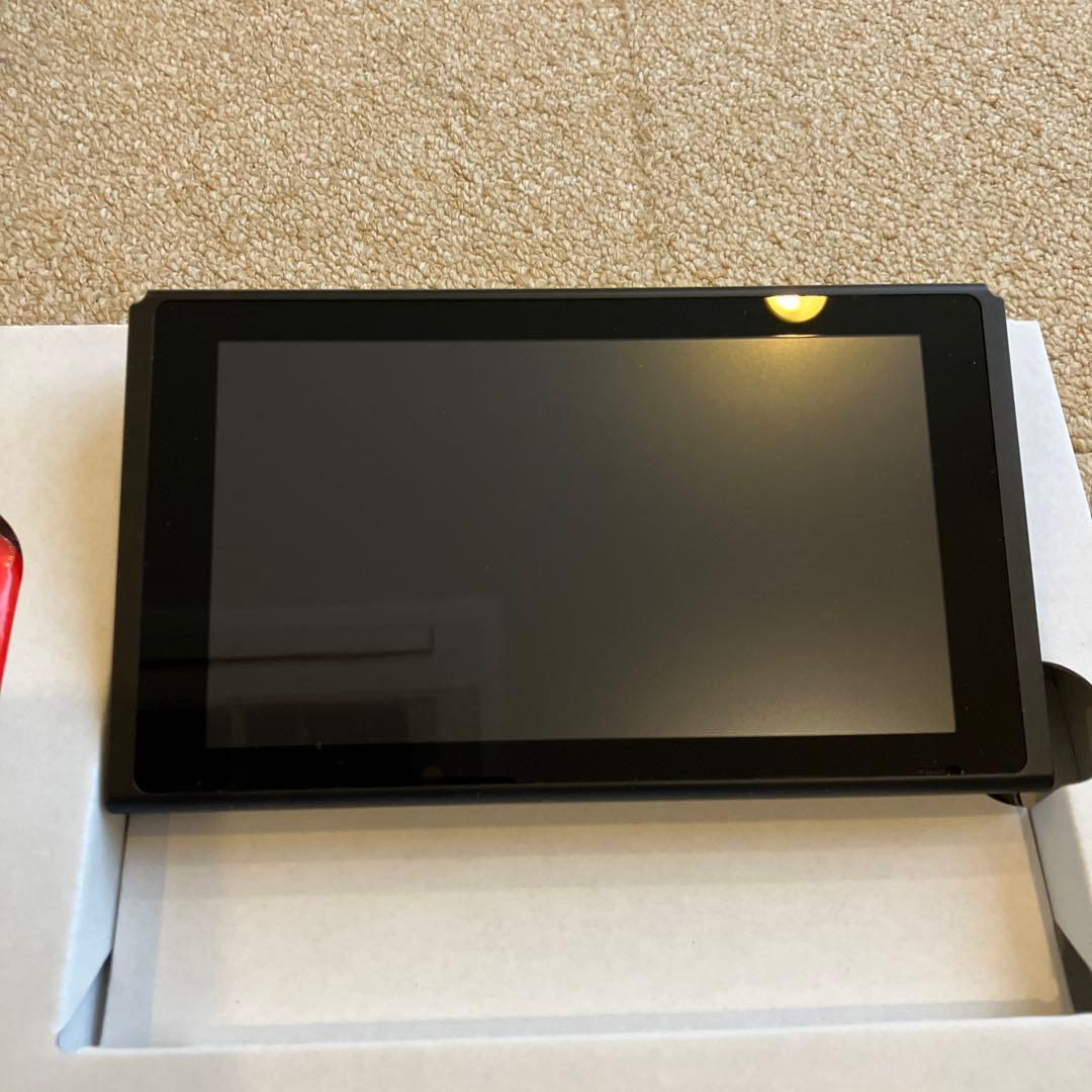 【値下中】Nintendo Switch 本体 青/赤 Joy-Con