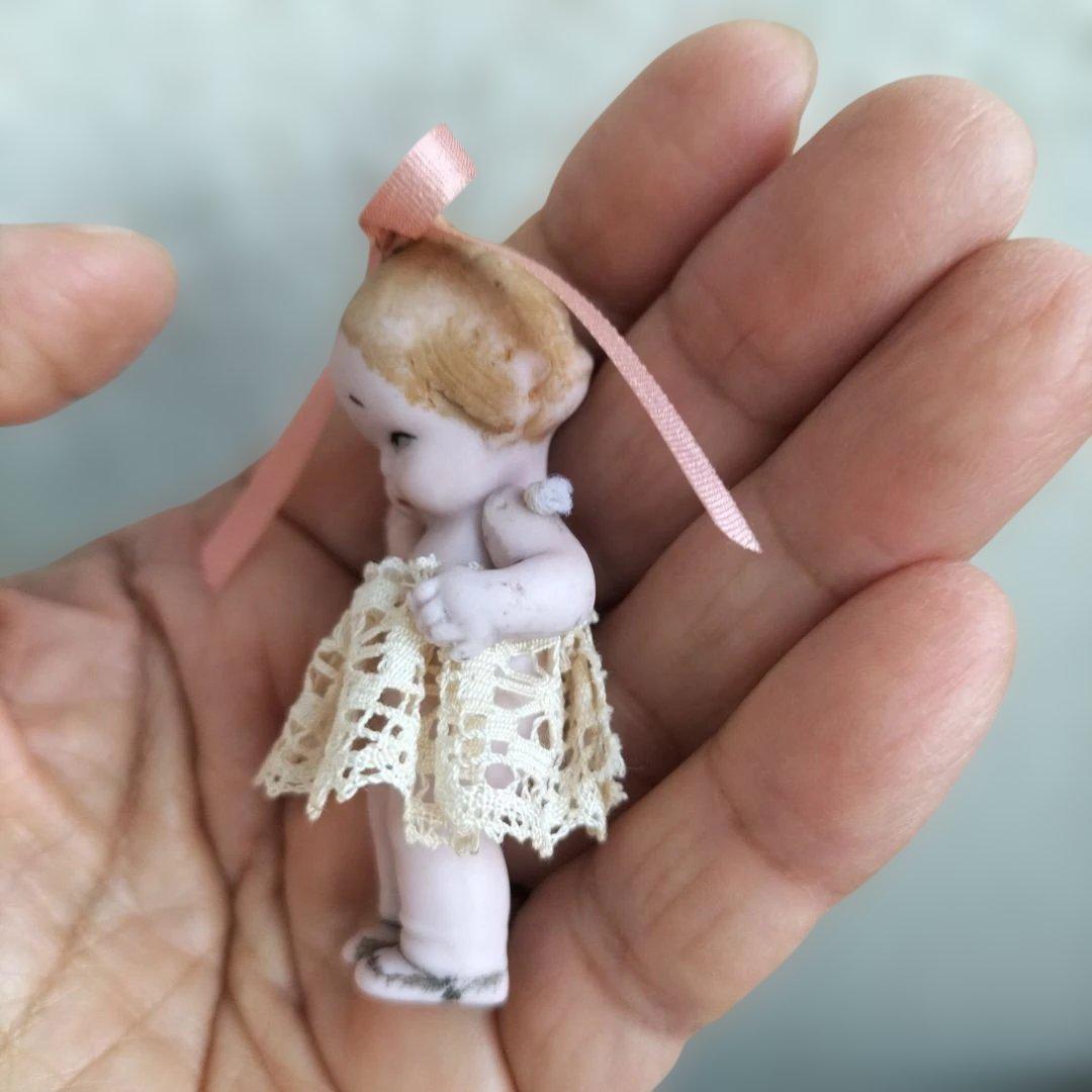 ドイツ　アンティーク　HERTWIG ミニチュアビスクドール　頭にリボン　女の子