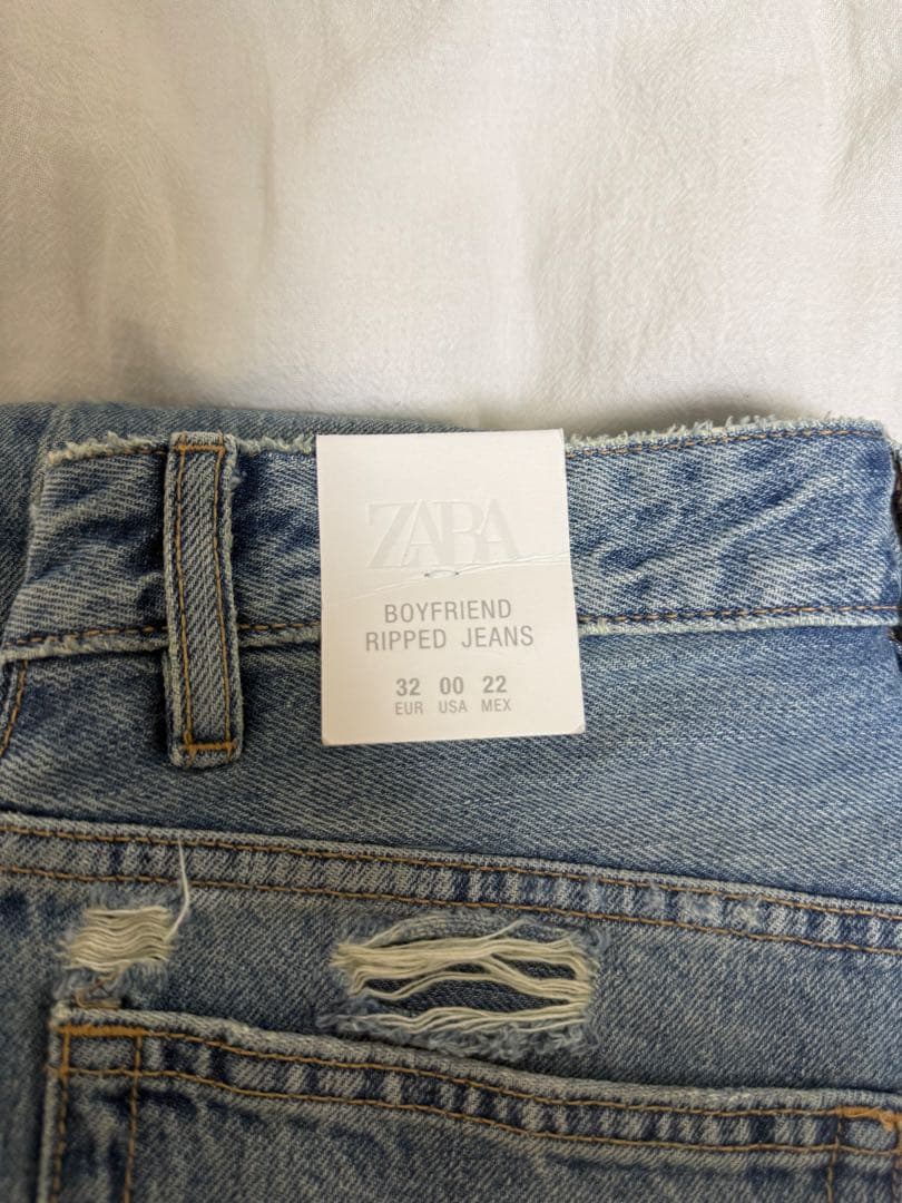 zara TRF ダメージ加工ボーイフレンドデニムパンツ　32 5号サイズ