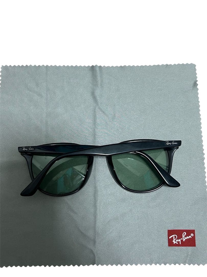 Ray-Ban RB 4259-F ブラックサングラス　イタリア製