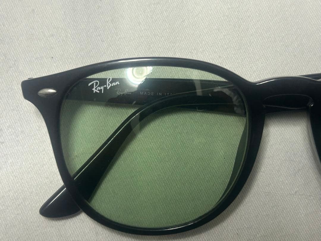 Ray-Ban RB 4259-F ブラックサングラス　イタリア製