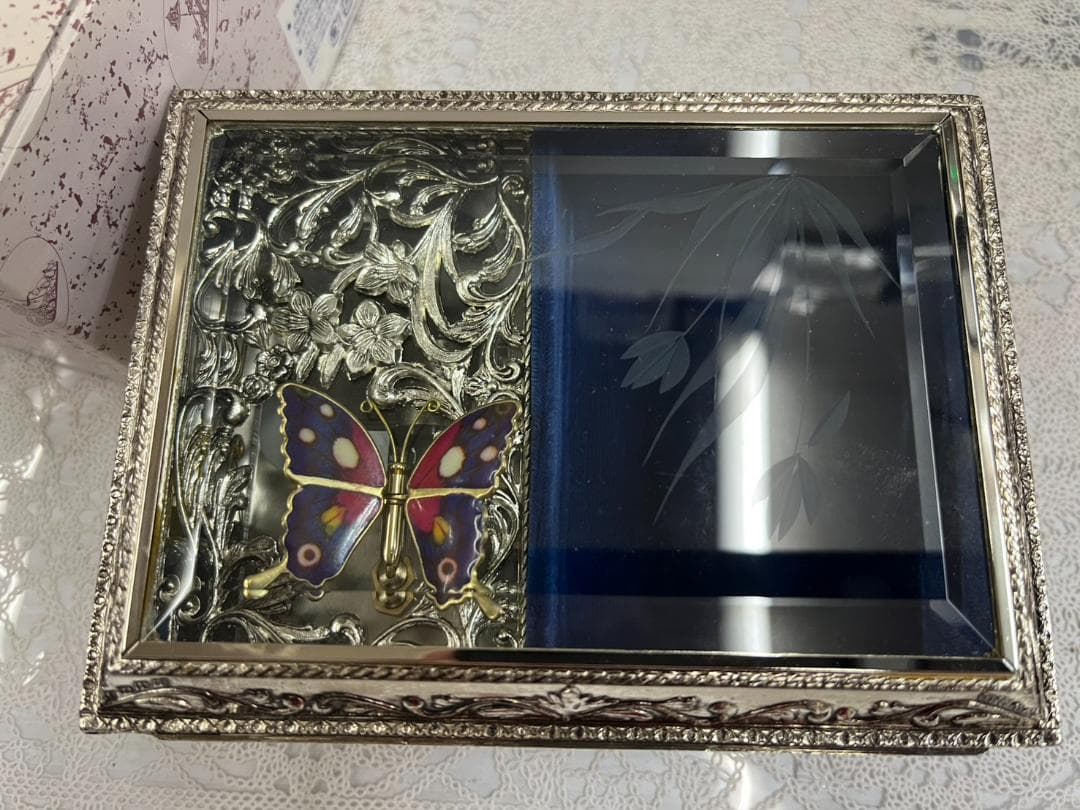 ★未使用品★ヴィンテージ　オルゴール　ジュエリーボックス　sankyoバタフライ