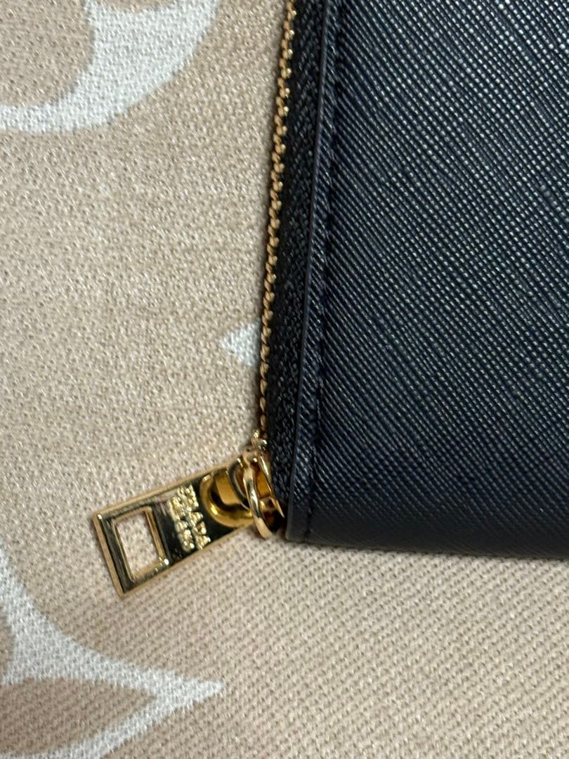 新品　ミニ財布　プラダノベルティ♡