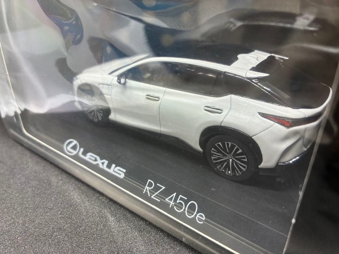 1/43 京商 レクサス RZ450e ソニッククォーツ ホワイト LEXUS箱