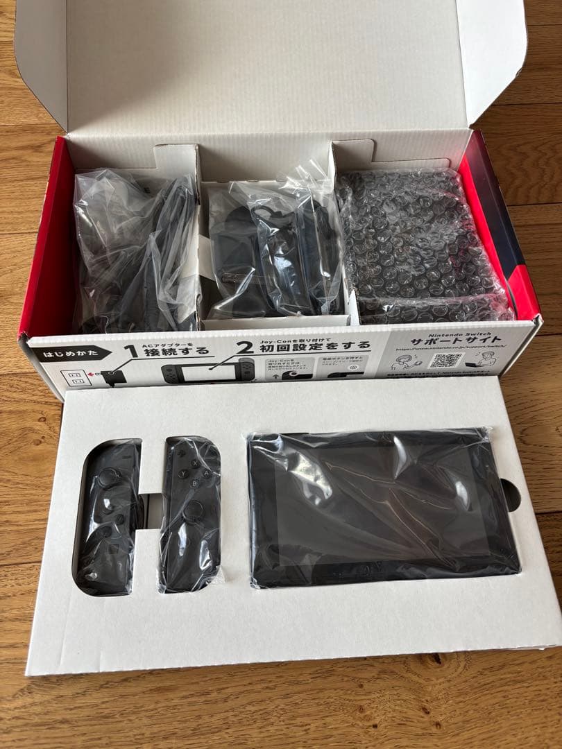 任天堂　Switch 本体　グレー