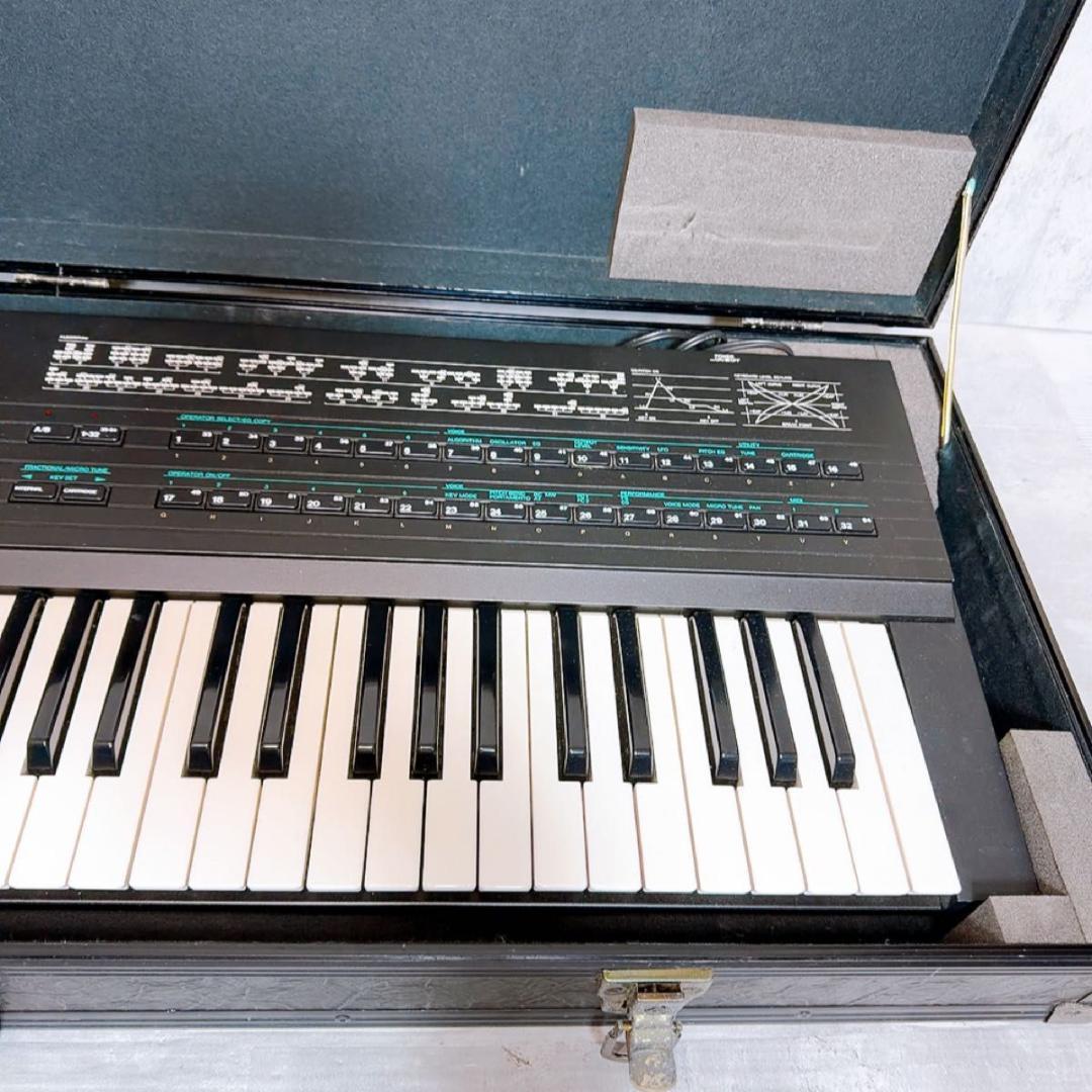 Yamaha ヤマハ　DX7IID デジタルシンセサイザー 61鍵　ハードケース