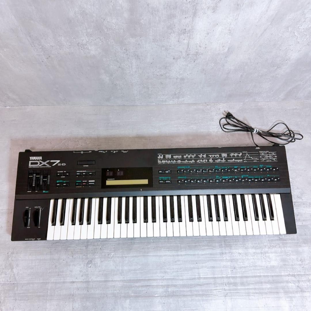 Yamaha ヤマハ　DX7IID デジタルシンセサイザー 61鍵　ハードケース