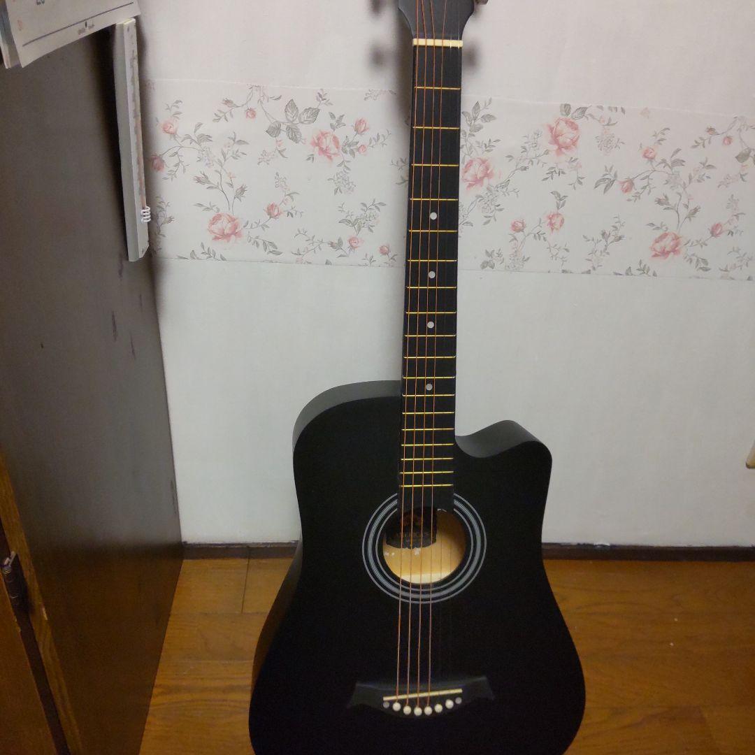 新品！格安！かっこ良い！カッタウェイデザイン アコースティックギター、付属品付。