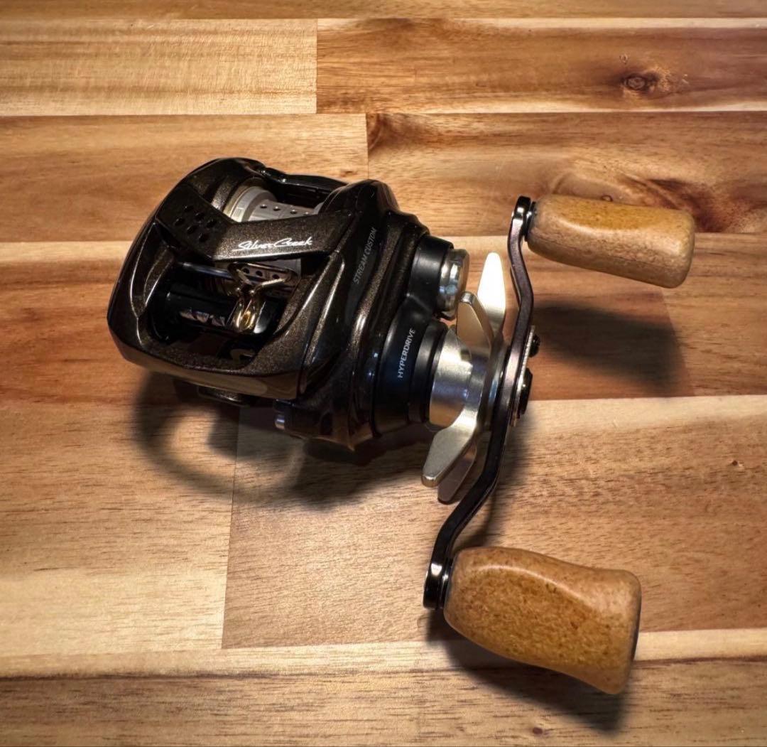 【美品】DAIWA 22 シルバークリークエアTW ストリームカスタム 8.5L