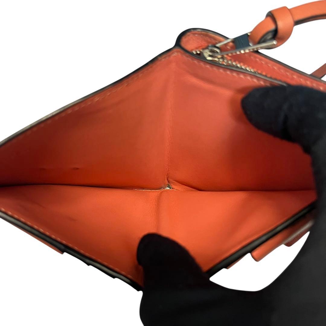 希少✨ロエベ バーティカルウォレット ２つ折り財布 ロゴ 型押し バイカラー