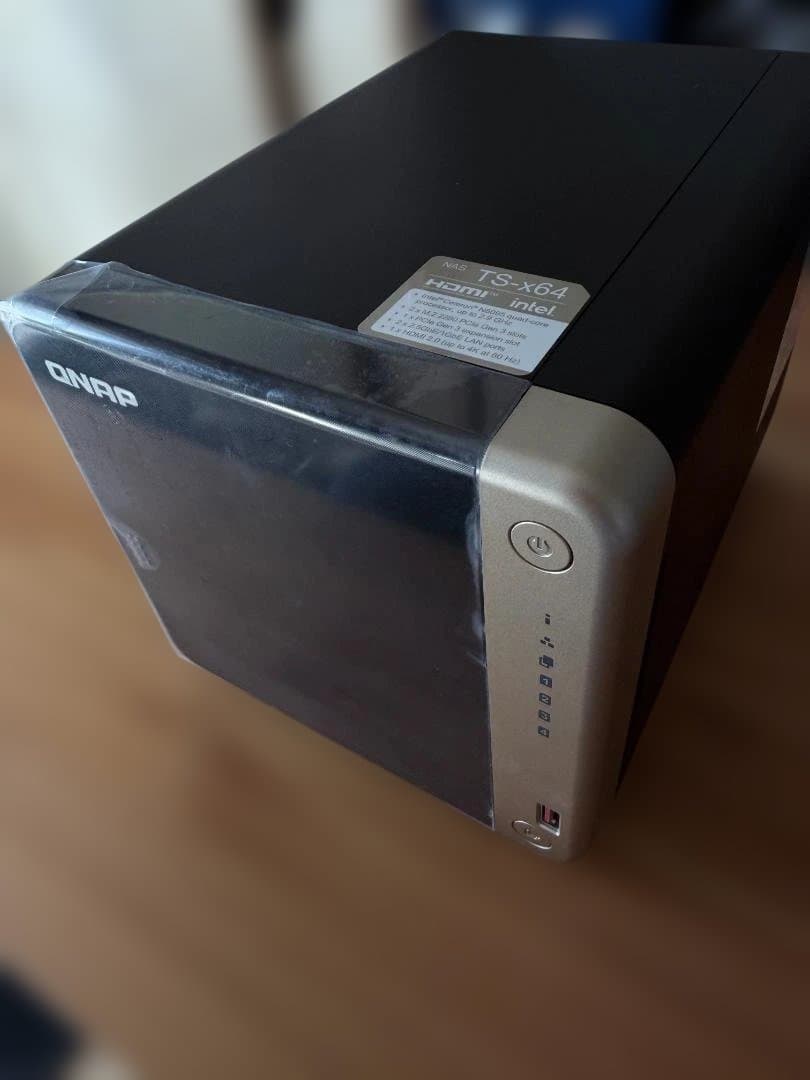 QNAP NAS 4ベイ TS-464-8G /AZ