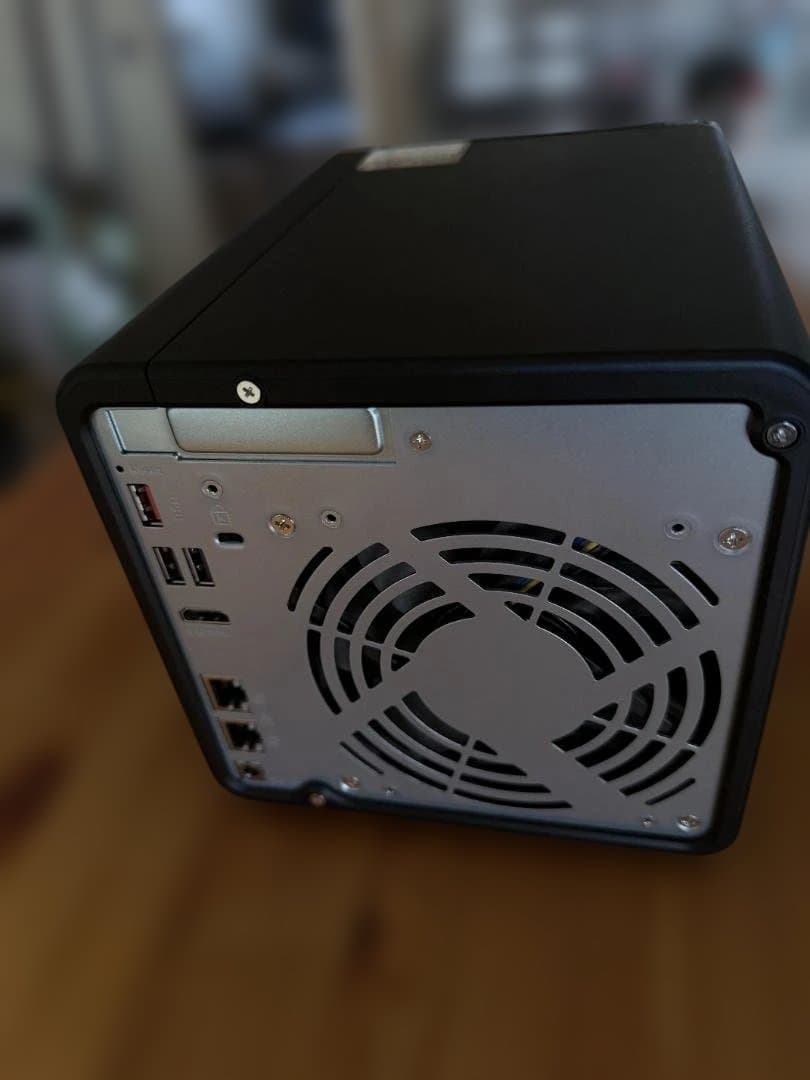 QNAP NAS 4ベイ TS-464-8G /AZ