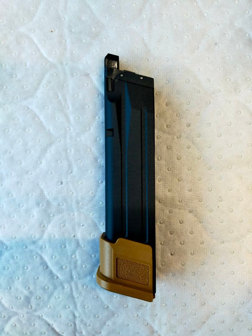 SIG ブイエフシィ M17 M18 co2マガジン 02-3 TAN 未使用品
