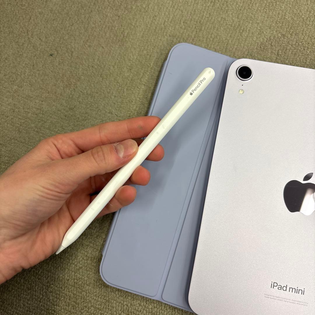 Apple iPad mini 紫 本体と付属品