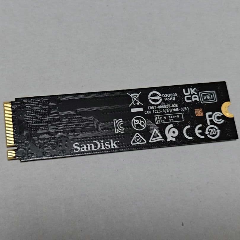 WD_BLACK SN7100 1TB NVMe M.2 Gen4 付属品完備