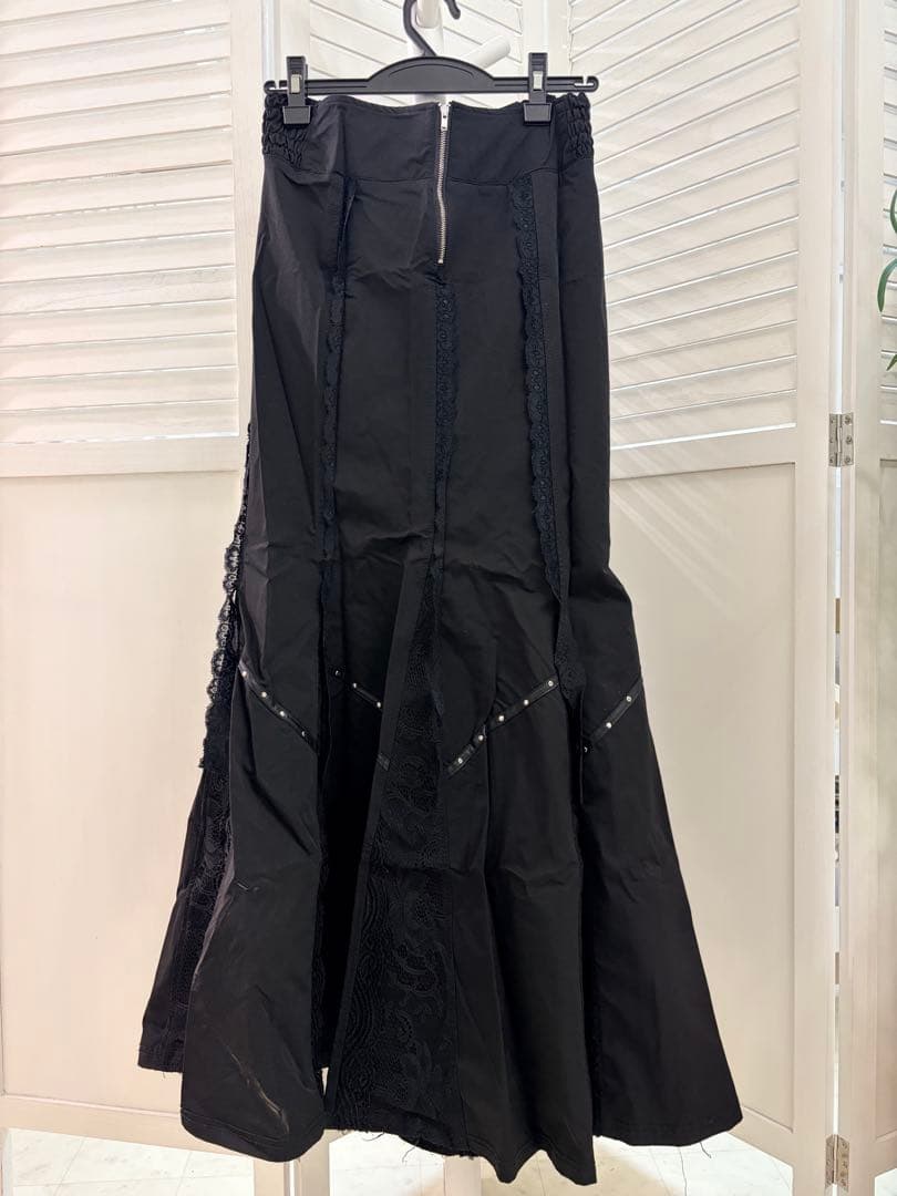 OZZ ONESTレース付きブラックフレアスカート