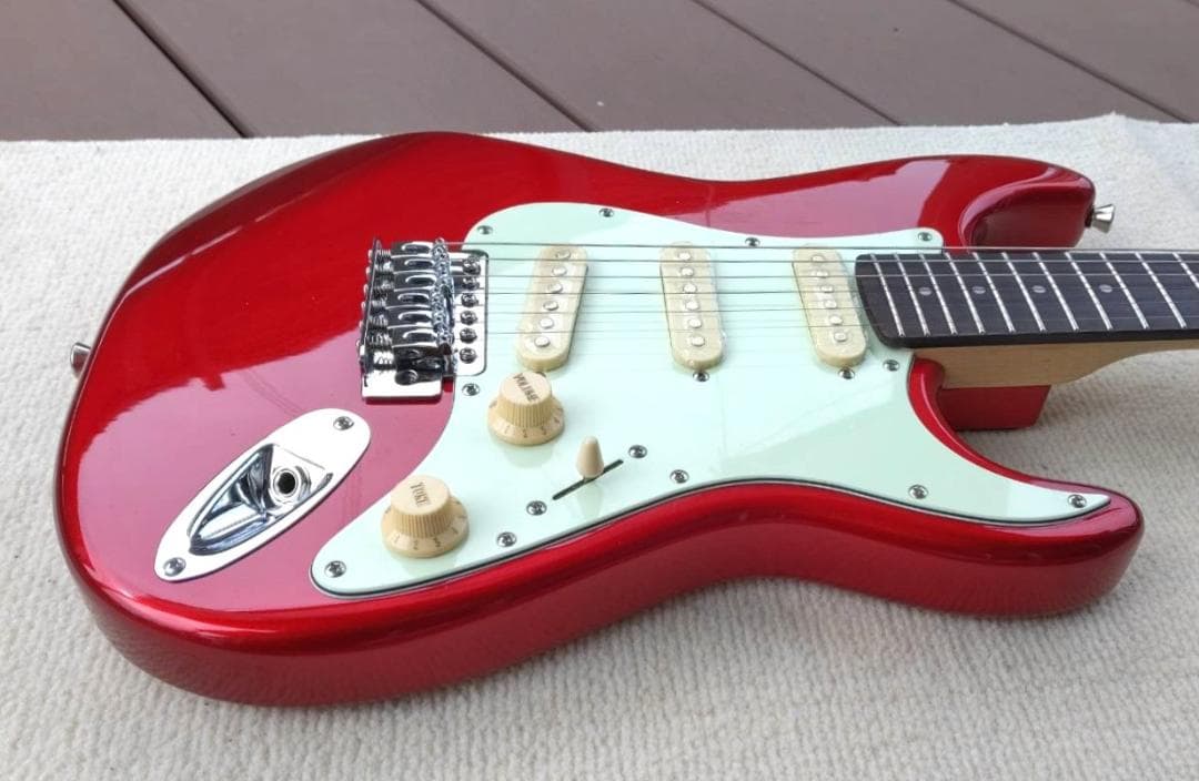 ギター BUCCHUS SST-Mini Candy Apple Red