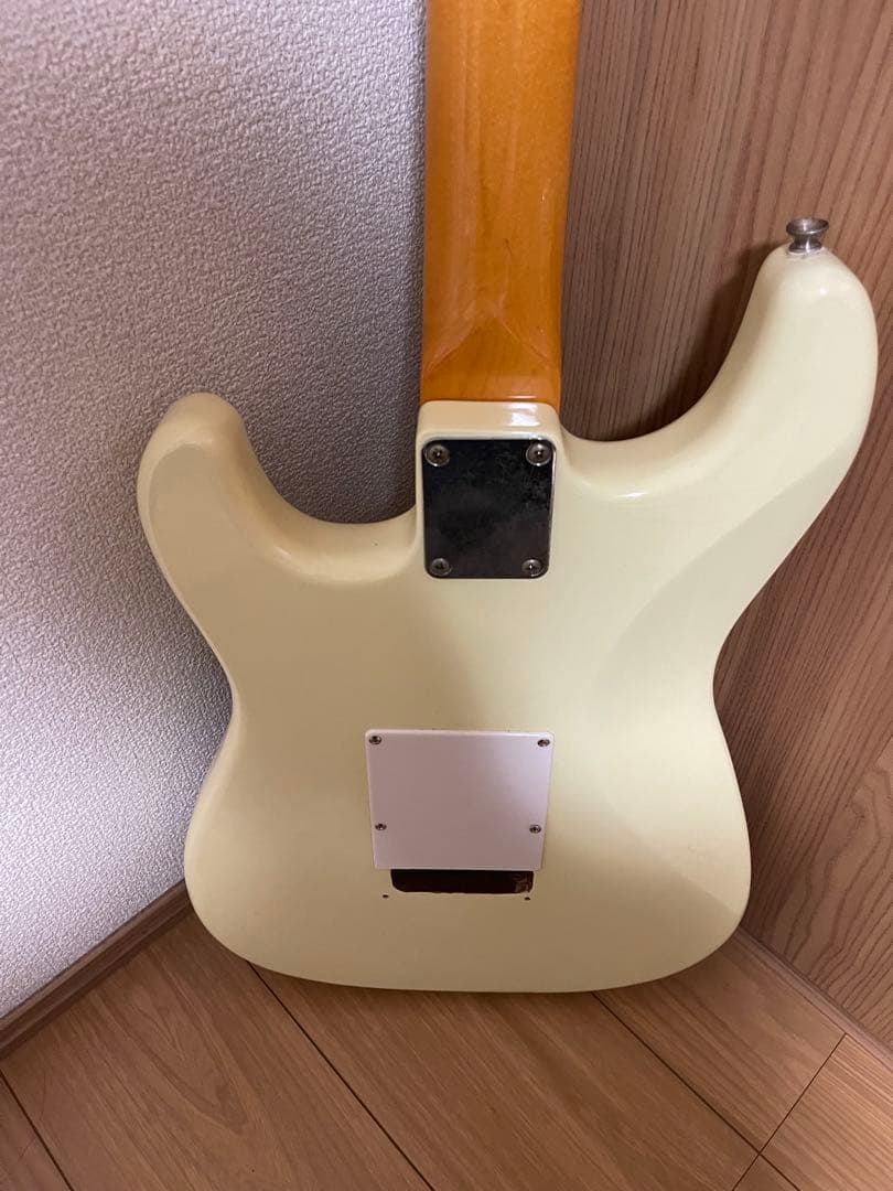Fender Stratocaster クリーム