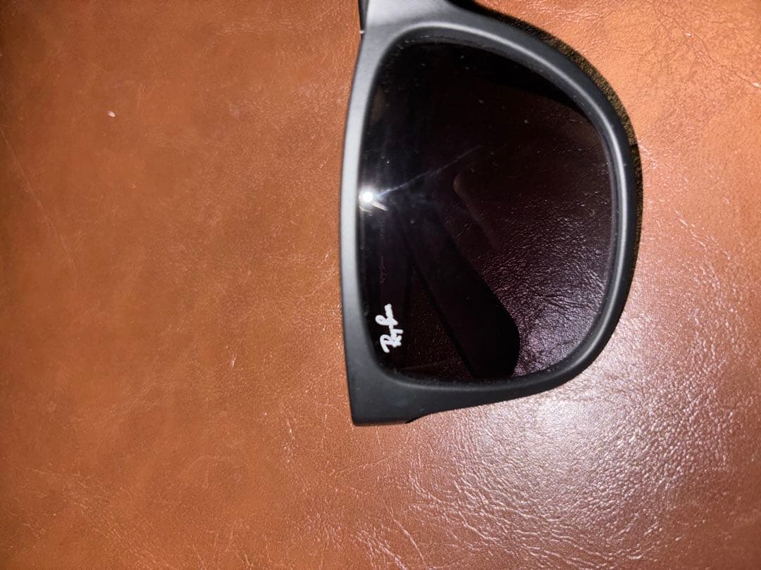 は*ゃ様 Ray-Ban ブラックサングラス ケース付き