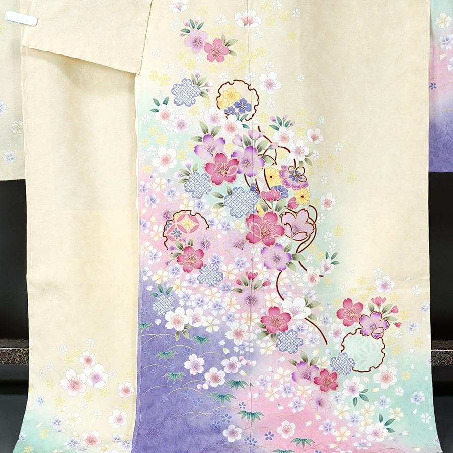 振袖　フリーサイズ　未仕立て　仮絵羽　鳥の子色 クリームイエロー