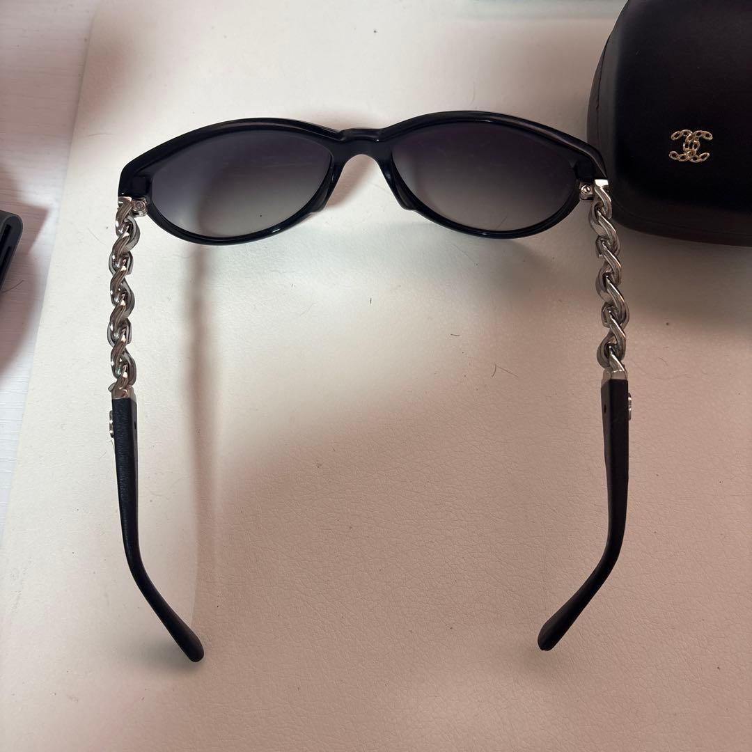 Chanel ブラック サングラス ケース付き　CHANEL シャネル