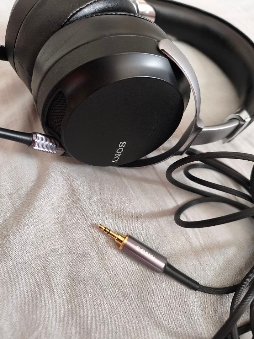 SONY MDR-Z7 初代 中古美品 箱付き 一部ケーブルなし