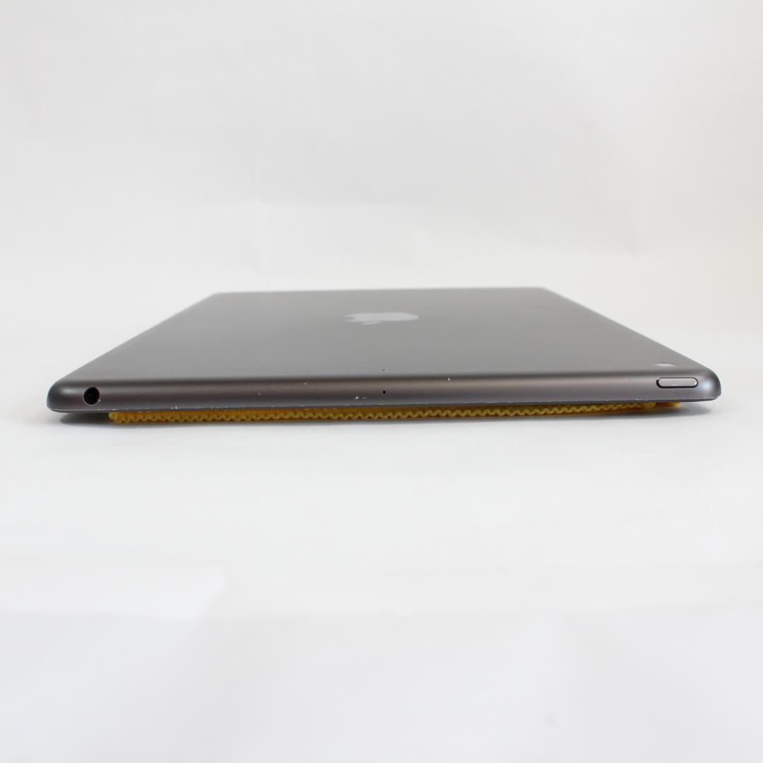 Apple iPad 第8世代 128GB Wi-Fiモデル 10.2インチ