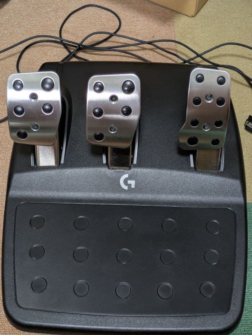 Logicool G923 レーシングハンドル&ペダル