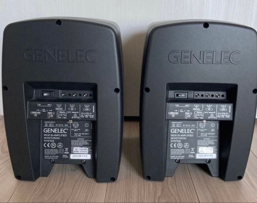 GENELEC M030 モニタースピーカー　中古ペア　電源ケーブル付属