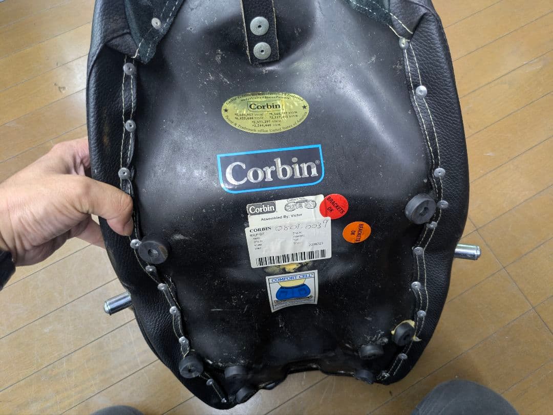 Corbin製　ハーレー用　カスタムソロシート　ロードキング