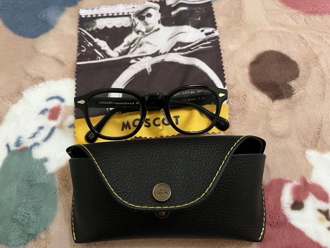 MOSCOT ブラック ラウンドフレーム サングラス