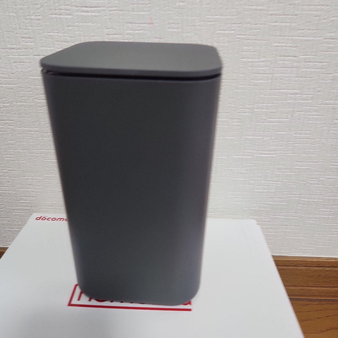 docomo  5G HR01 ダークグレー