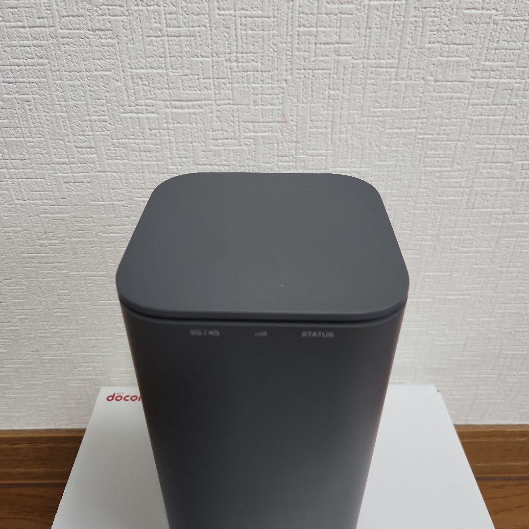 docomo  5G HR01 ダークグレー