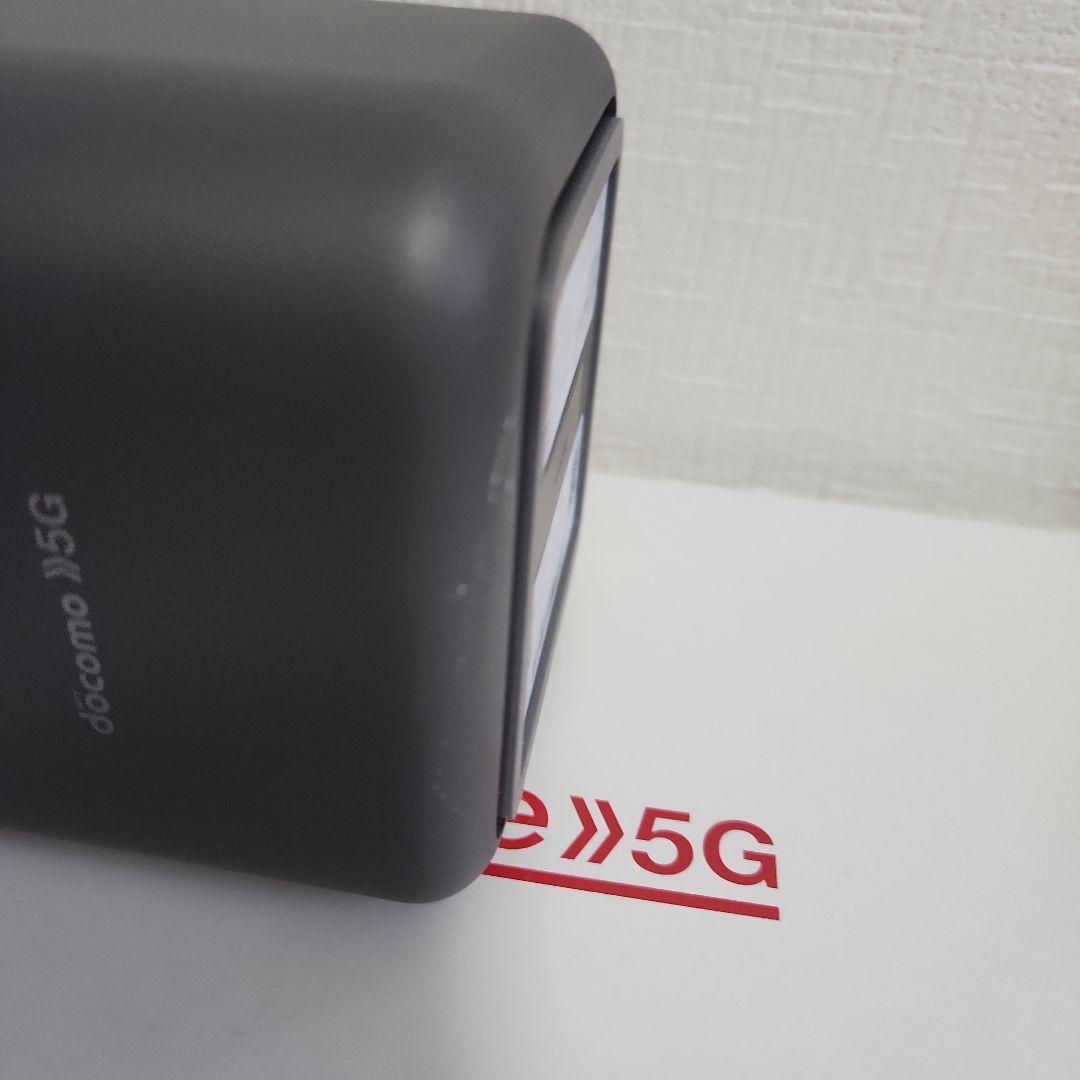 docomo  5G HR01 ダークグレー